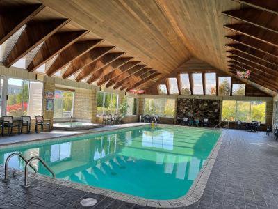 Parkside Inn Bridgeview Макино Сити Екстериор снимка