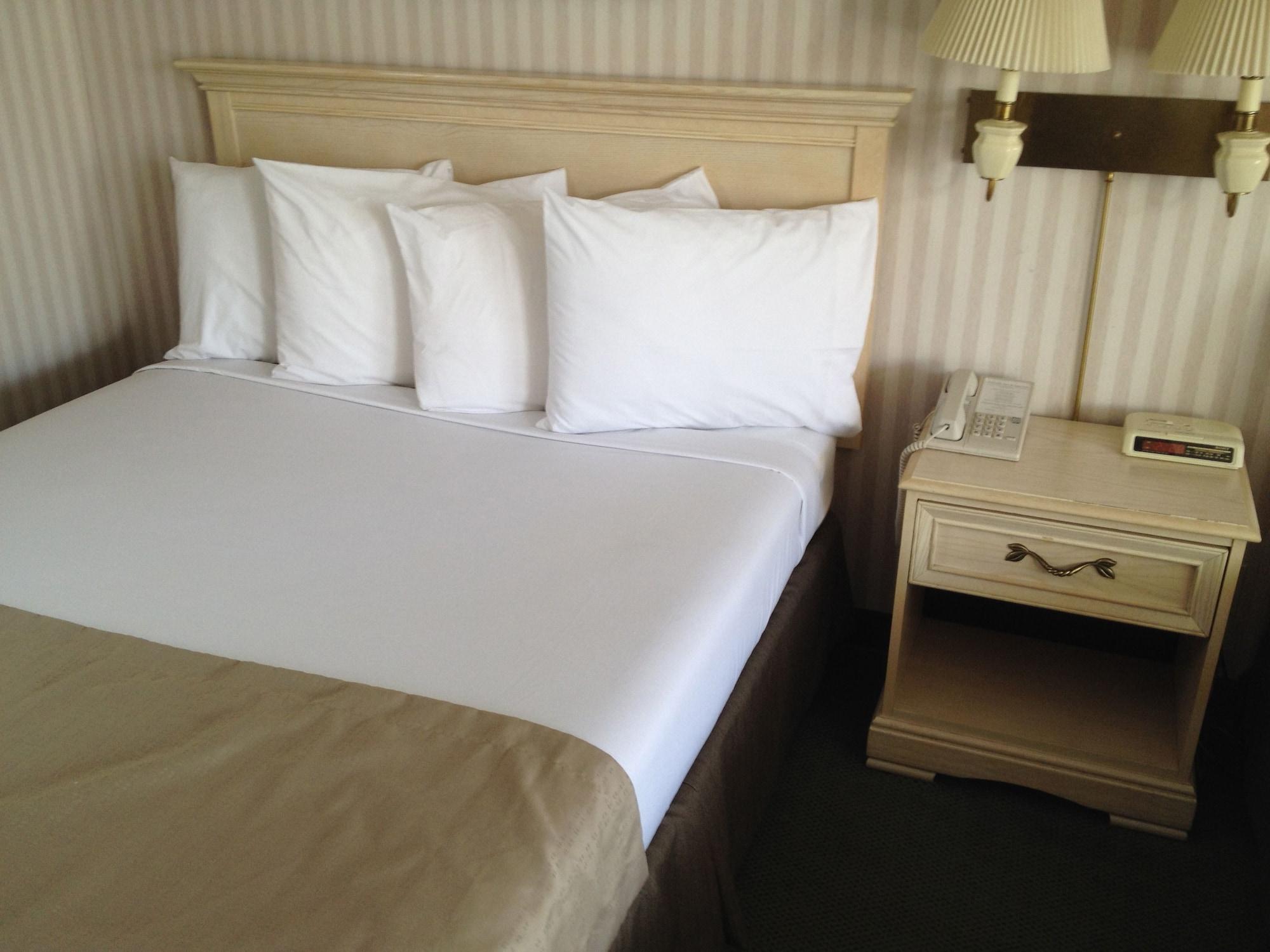 Parkside Inn Bridgeview Макино Сити Екстериор снимка