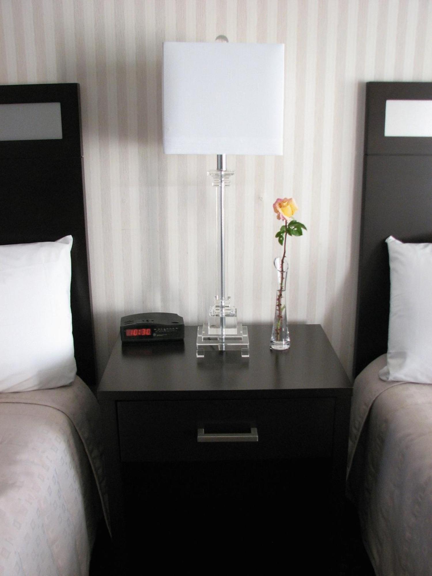 Parkside Inn Bridgeview Макино Сити Екстериор снимка