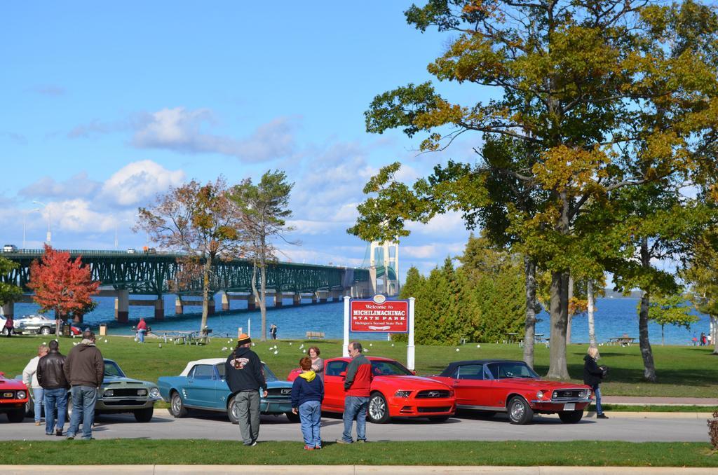 Parkside Inn Bridgeview Макино Сити Стая снимка