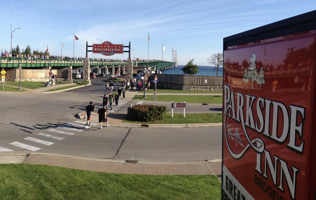 Parkside Inn Bridgeview Макино Сити Екстериор снимка