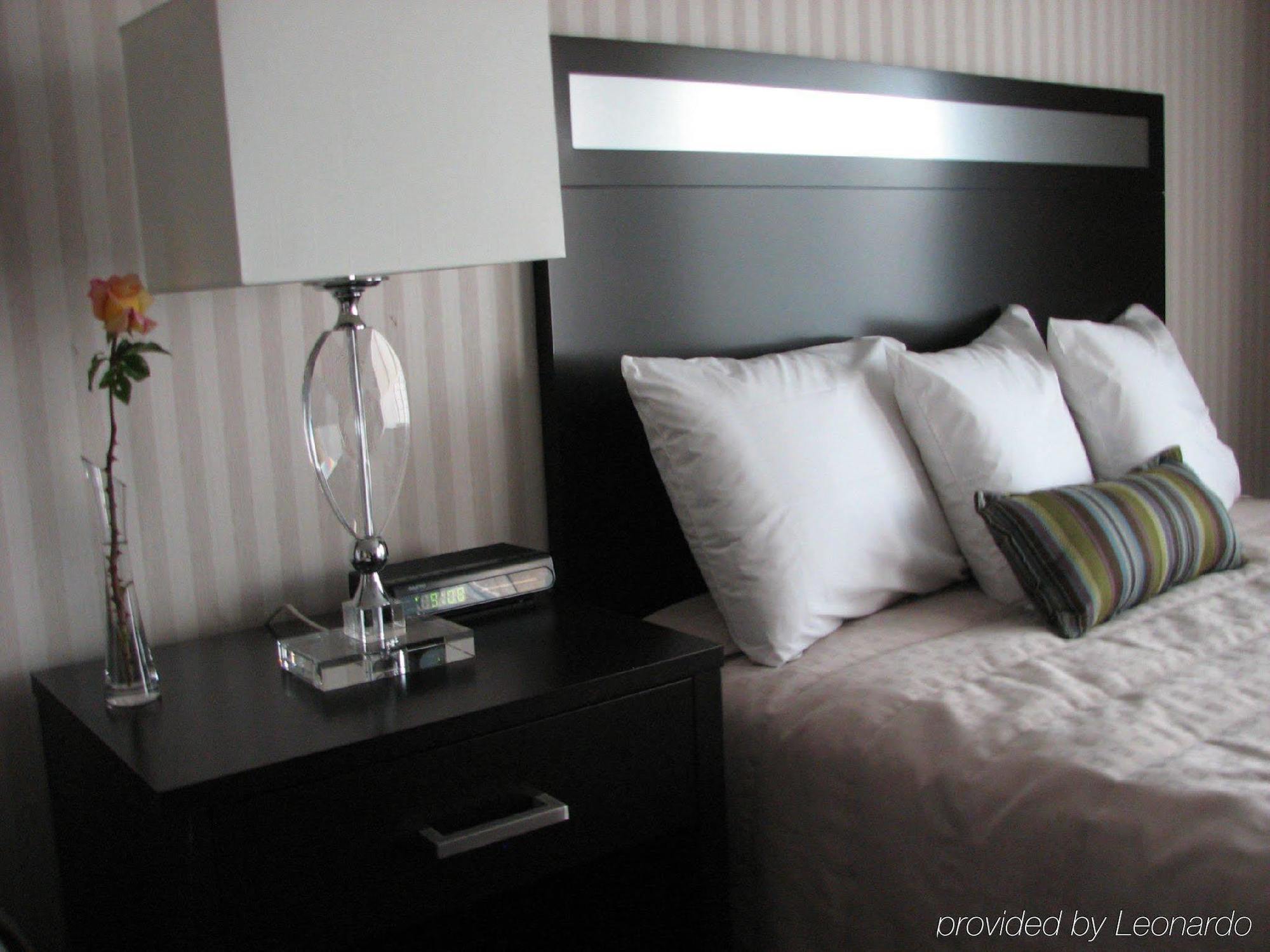 Parkside Inn Bridgeview Макино Сити Екстериор снимка